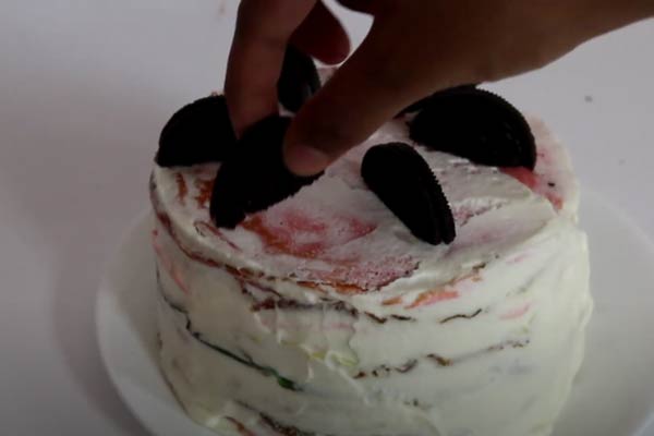 طرز تهیه کیک کرپ ساده رنگین